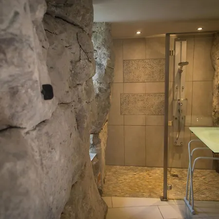 Domaine Les Princes, Logis Troglodyte Lanas